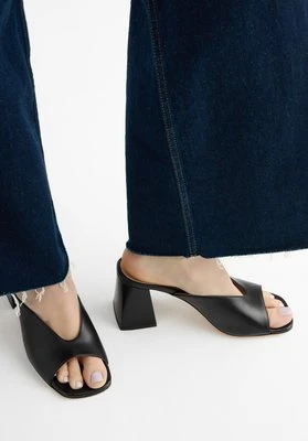 Damskie klapki na słupku ze skóry naturalnej czarne Wittchen