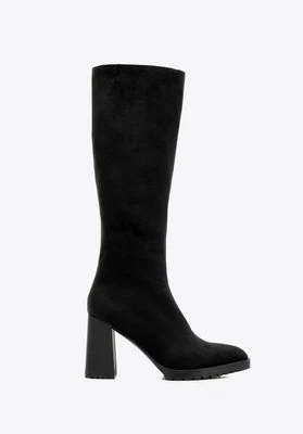 Damskie kozaki z imitacji zamszu na słupku czarne Wittchen