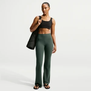 Damskie legginsy z wysokim stanem i rozszerzanymi nogawkami bez przedniego szwu Nike Zenvy - Zieleń