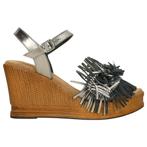 Metaliczne sandały na wysokiej koturnie z ozdobą na pasku 76184-50 Wojas