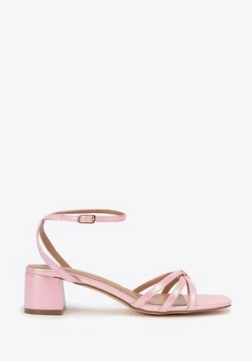 Damskie sandały z ekoskóry na słupku różowe Wittchen