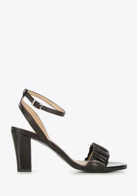 Damskie sandały z marszczonej skóry na słupku czarne Wittchen