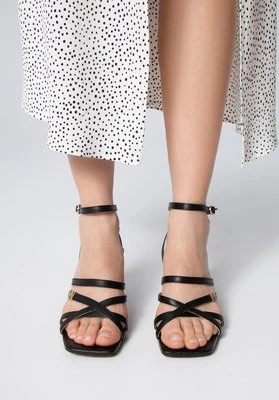 Damskie sandały ze skóry z paseczkami na szpilce czarne Wittchen