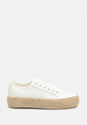 Damskie sneakersy na słomkowej podeszwie złamana biel Wittchen