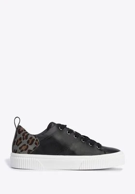 Damskie sneakersy skórzane z wzorem w cętki czarne Wittchen