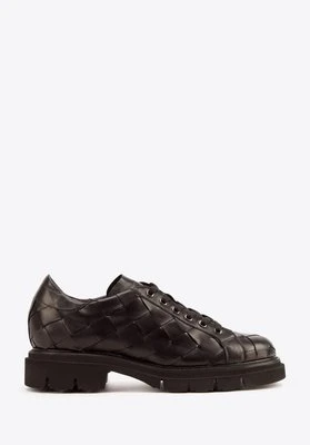 Damskie sneakersy w ozdobną plecionkę czarne Wittchen