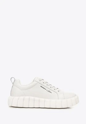 Damskie sneakersy ze skóry na wysokiej platformie złamana biel Wittchen