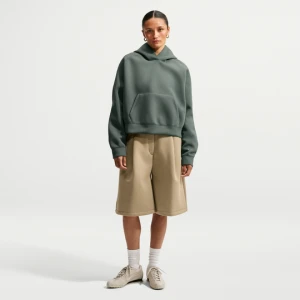 Damskie spodenki o kroju oversize ze średnim stanem Nike Pregame Fleece - Brązowy