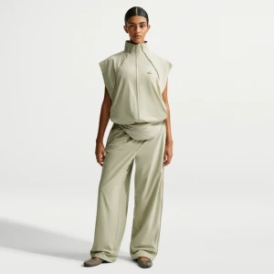 Damskie spodnie o kroju oversize NikeSKIMS Stretch Nylon - Zieleń