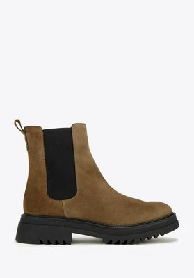 Damskie sztyblety zamszowe na grubej podeszwie jasny brąz Wittchen