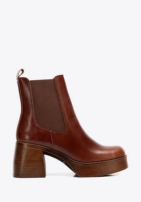 Damskie sztyblety ze skóry naturalnej na masywnej platformie brązowe Wittchen