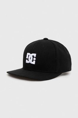 DC czapka z daszkiem kolor czarny z aplikacją ADYHA04161