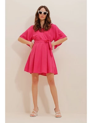 Defile Sukienka w kolorze różowym rozmiar: L