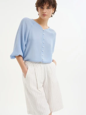 Delikatna bluzka z zapięciem na efektowne guziki Greenpoint