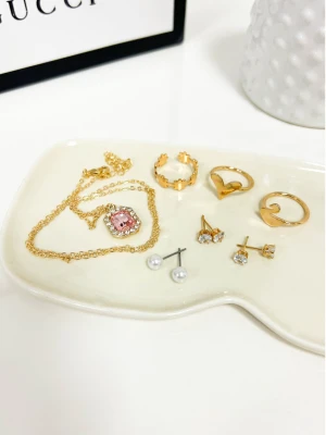 Delikatny komplet z oczkiem- złoty  magmac 