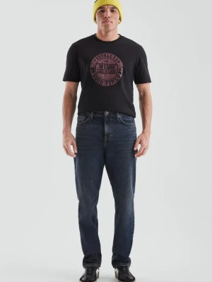 Denim Pete / Regular Fit / Mid Rise / Straight Leg QS niebieski