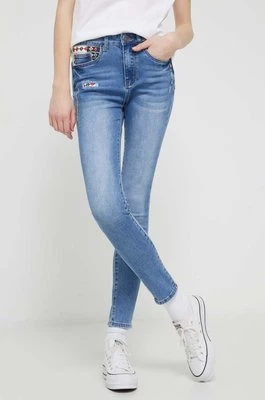 Desigual jeansy MARYLA damskie kolor niebieski 24SWDD31