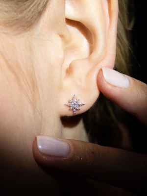 DIAMANTA Złote kolczyki-wkrętki "Star" z diamentami rozmiar: onesize