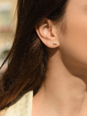 DIAMANTA Złote kolczyki-wkrętki z diamentami rozmiar: onesize