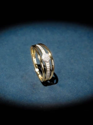 DIAMANTA Złoty pierścionek "Jelena" z diamentami rozmiar: 58