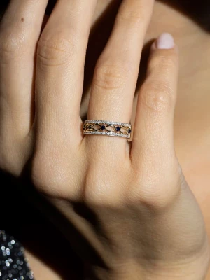 DIAMANTA Złoty pierścionek "Sapphire Crown" z diamentami i szafirami rozmiar: 60