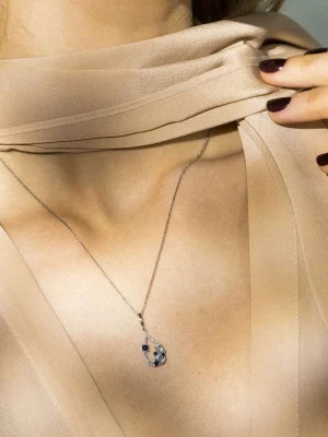 DIAMOND & CO Złota zawieszka "Saphir Elixir" z diamentami rozmiar: onesize