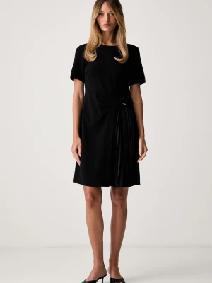 DKNY sukienka plisowana czarny