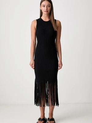 DKNY sukienka sweterkowa z bawełną czarny