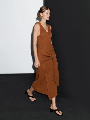 Długa Kopertowa Sukienka Z Dzianiny - Ceglany - - Massimo Dutti - Kobieta