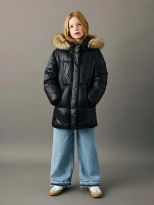 Długa kurtka puchowa z kapturem z futerkiem czarny - Dzieci - - MANGO KIDS