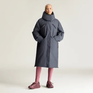 Długa ocieplana kurtka zimowa adidas by Stella McCartney czarny