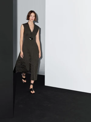 Długa Plisowana Sukienka Z Efektem Marszczenia - Zielony - - Massimo Dutti - Kobieta