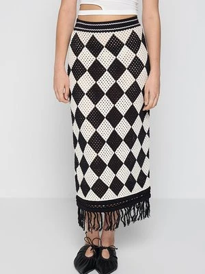 Długa spódnica & Other Stories