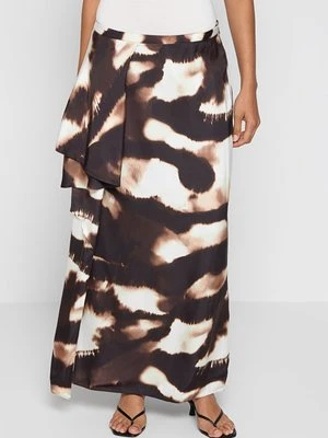 Długa spódnica & Other Stories