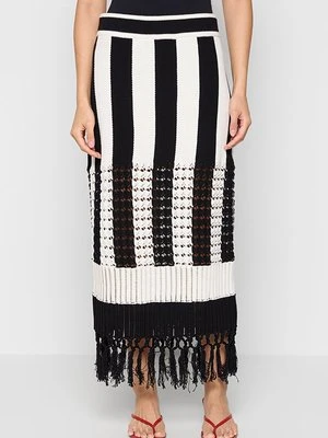 Długa spódnica & Other Stories