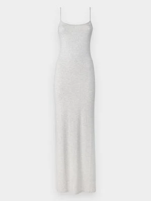 Długa sukienka Gina Tricot