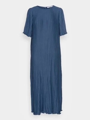 Długa sukienka NA-KD