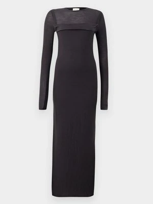 Długa sukienka Nanushka