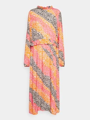 Długa sukienka Never Fully Dressed