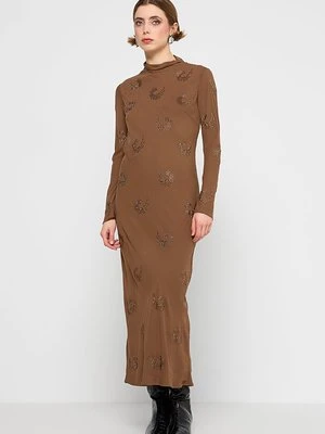 Długa sukienka pinko