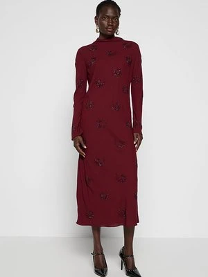 Długa sukienka pinko