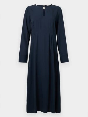 Długa sukienka Selected Femme