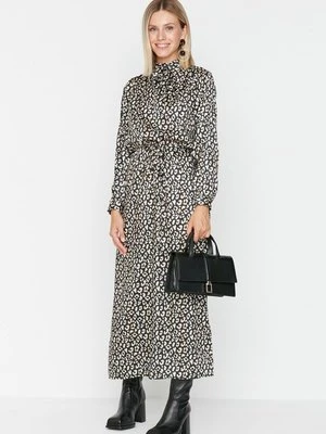 Długa sukienka Trendyol Modest