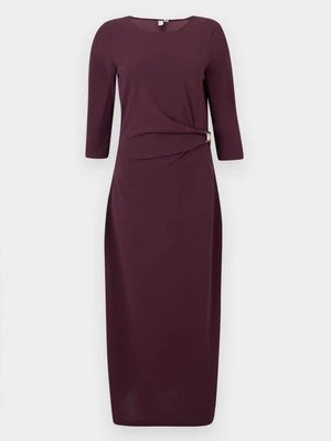 Długa sukienka Vero Moda