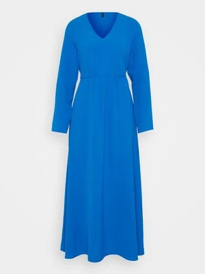 Długa sukienka Vero Moda Petite
