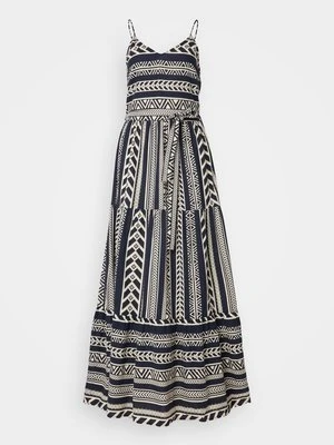 Długa sukienka Vero Moda Tall