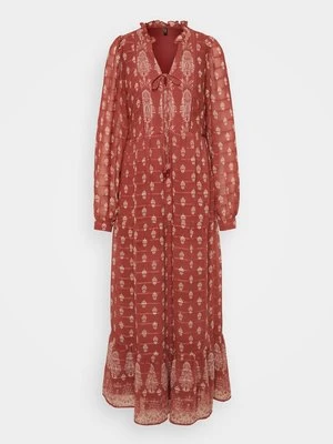Długa sukienka Vero Moda Tall