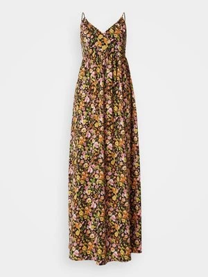 Długa sukienka Vero Moda Tall