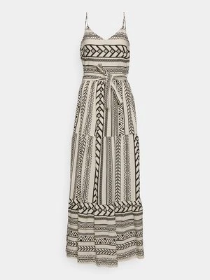 Długa sukienka Vero Moda Tall