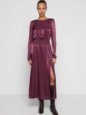 Długa sukienka Vero Moda Tall